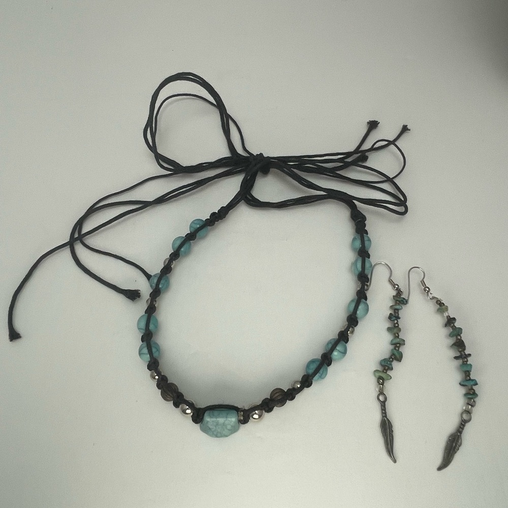 Leather Beaded Necklace and stone and feather earrings. Faux turquoise stones. - Picture 2 of 7